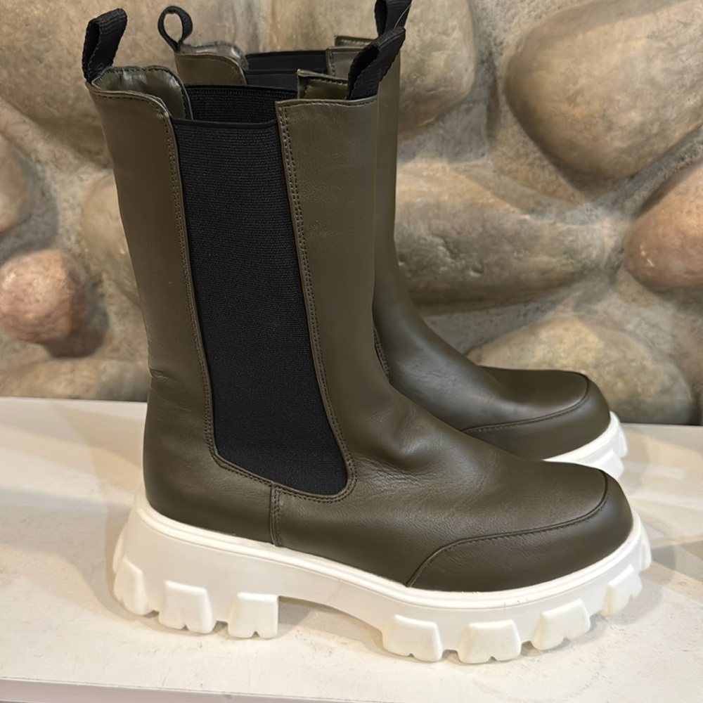 Journee Collection Tru Comfort Foam Vista Bootie - Picture 2 of 7